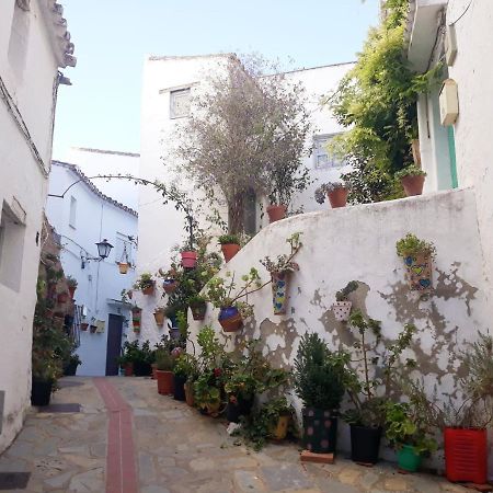 Beautiful Apartment In Duquesa Suites And Gardens Castillo de Sabinillas ภายนอก รูปภาพ