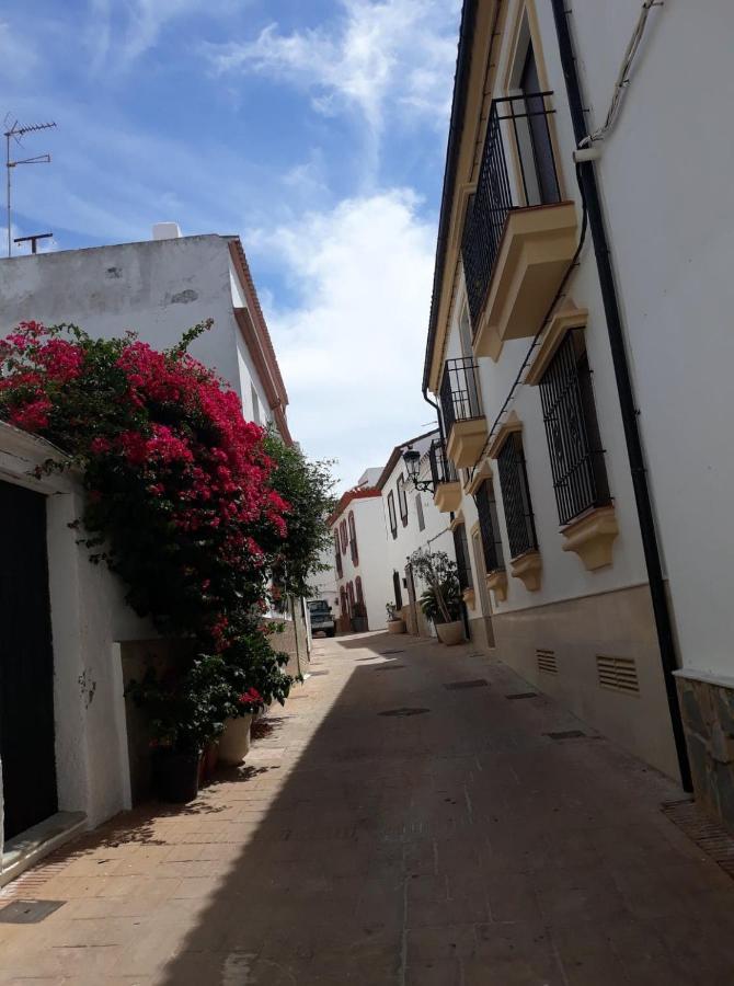 Beautiful Apartment In Duquesa Suites And Gardens Castillo de Sabinillas ภายนอก รูปภาพ